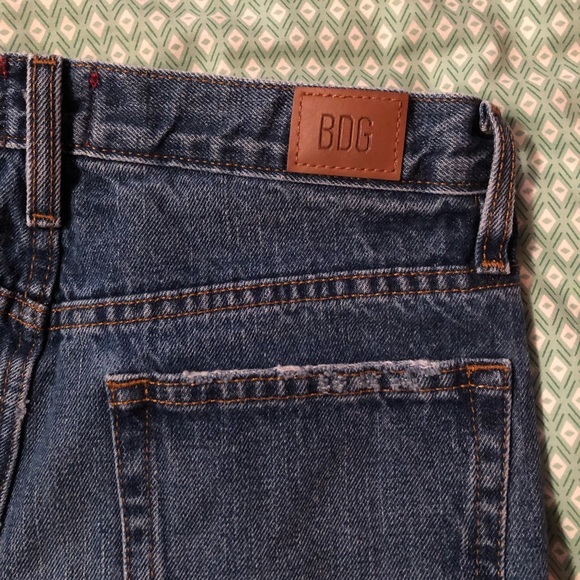 SUPER CUTE GREAT QUALITY URBAN OUTFITTERS BDG JEANS SIZE 28!! - Picture 3 of 4